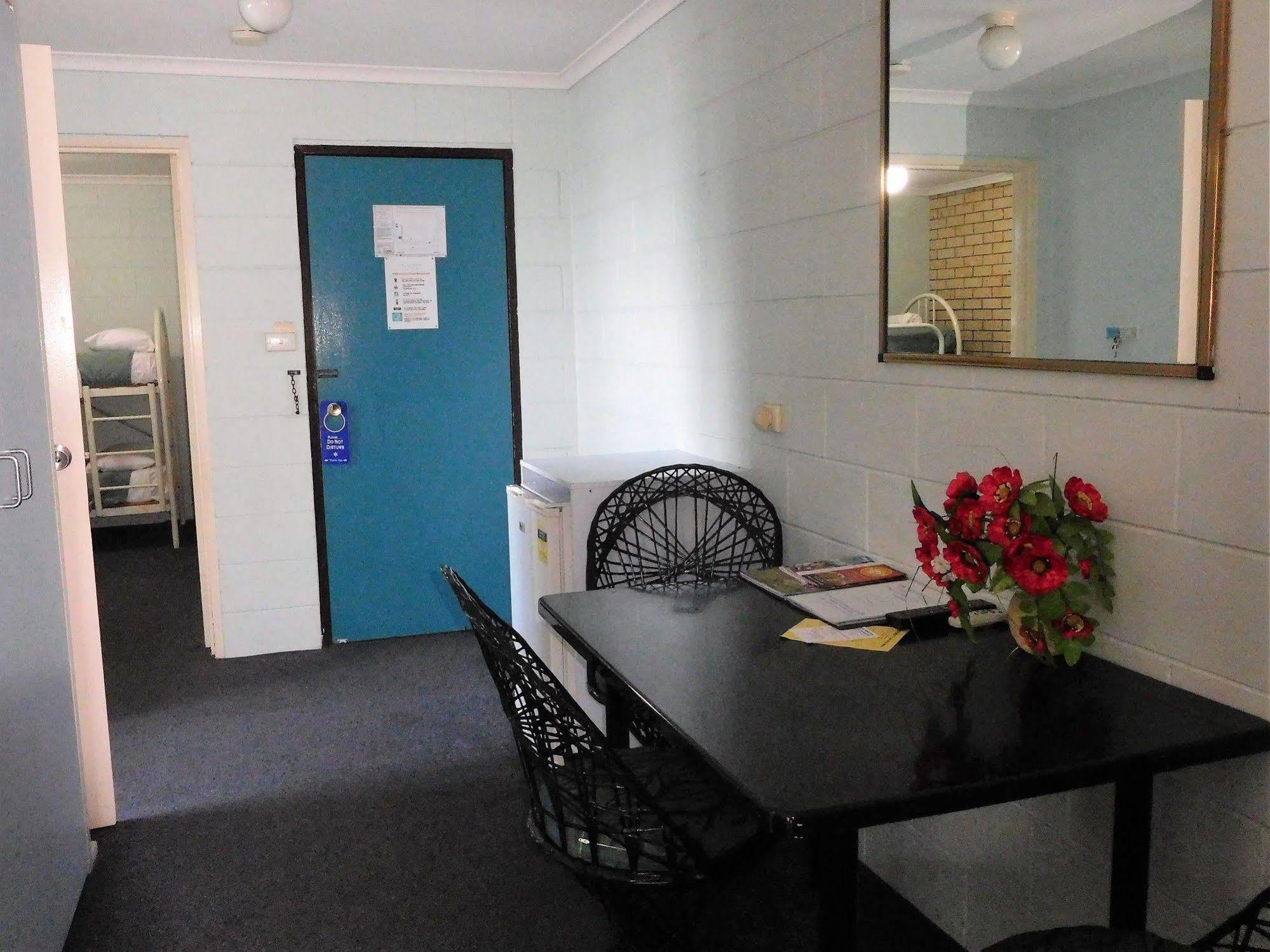 Y Motels Rockhampton Extérieur photo