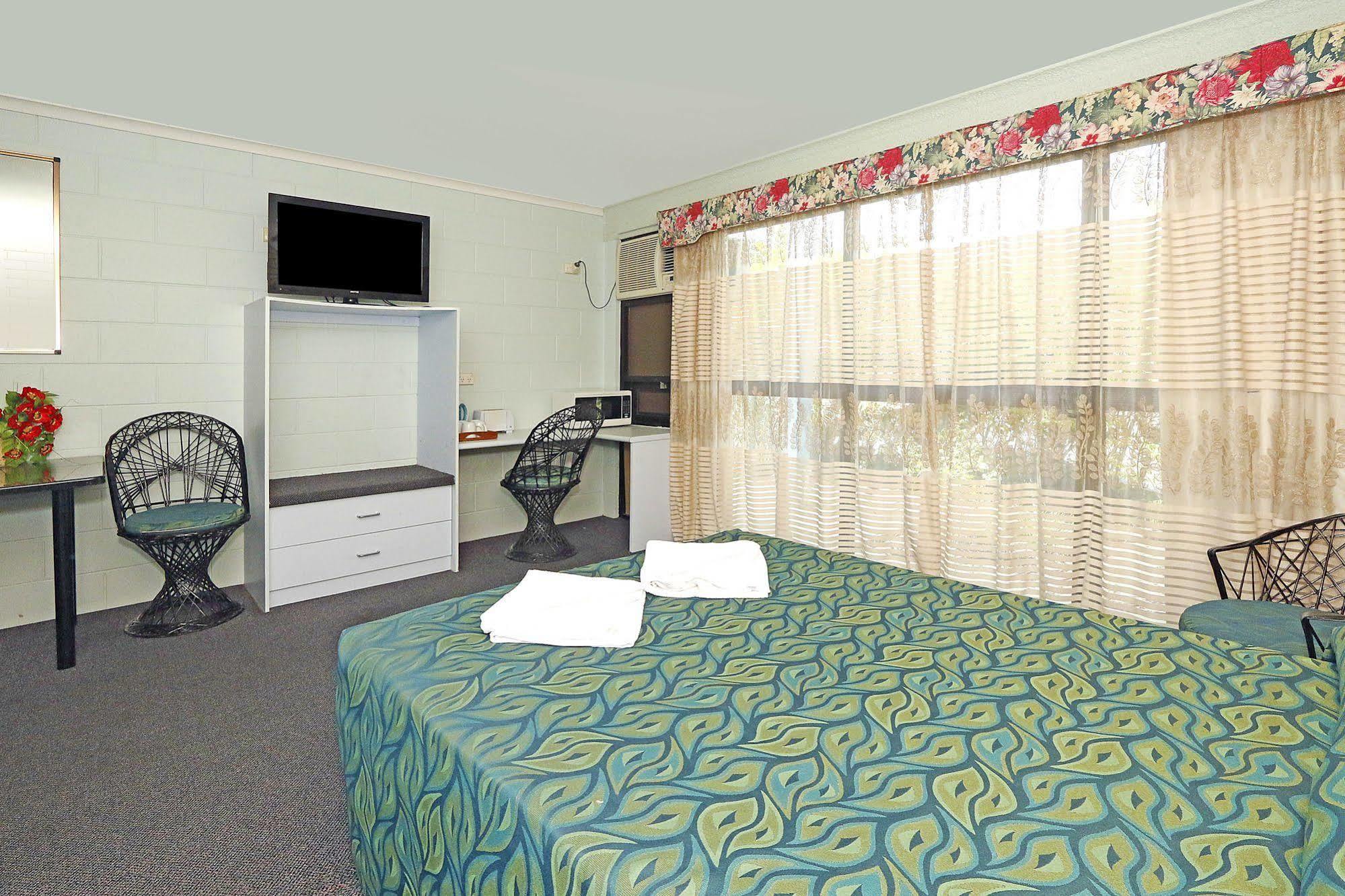 Y Motels Rockhampton Extérieur photo