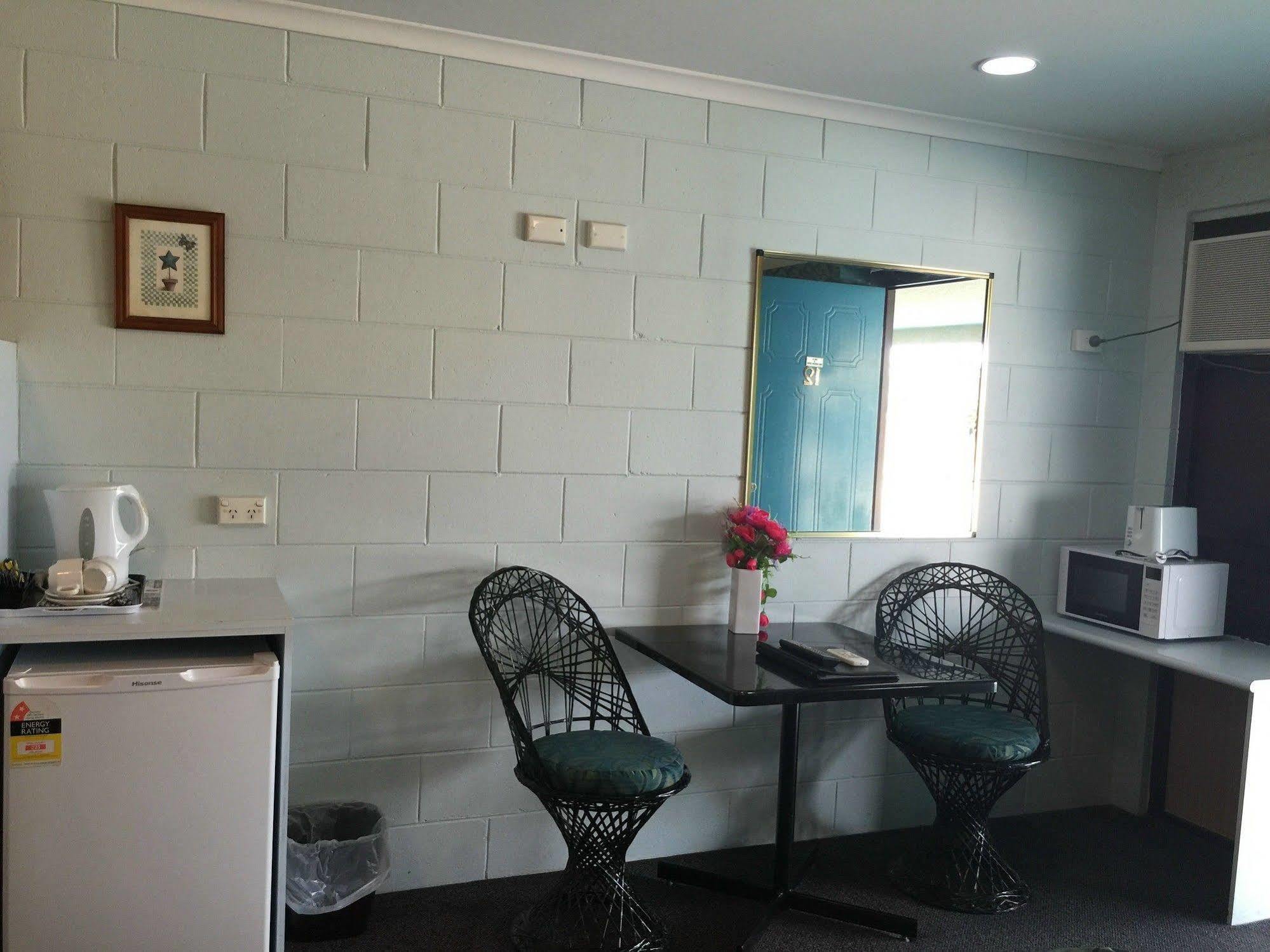 Y Motels Rockhampton Extérieur photo